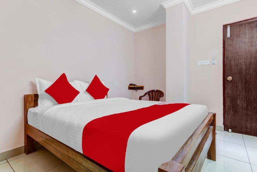 Pn Samy Inn Pondicherry Exterior photo