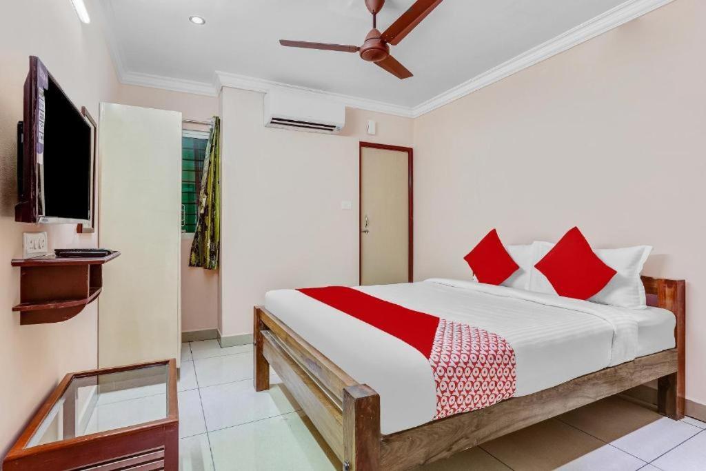 Pn Samy Inn Pondicherry Exterior photo
